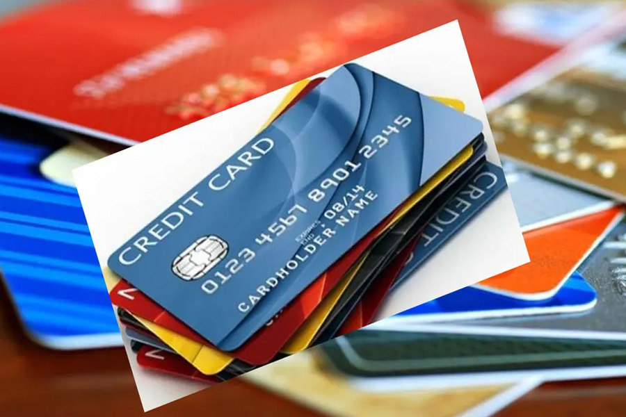 ক্রেডিট কার্ড ব্যবহারে ব্যয় কমছে মানুষের