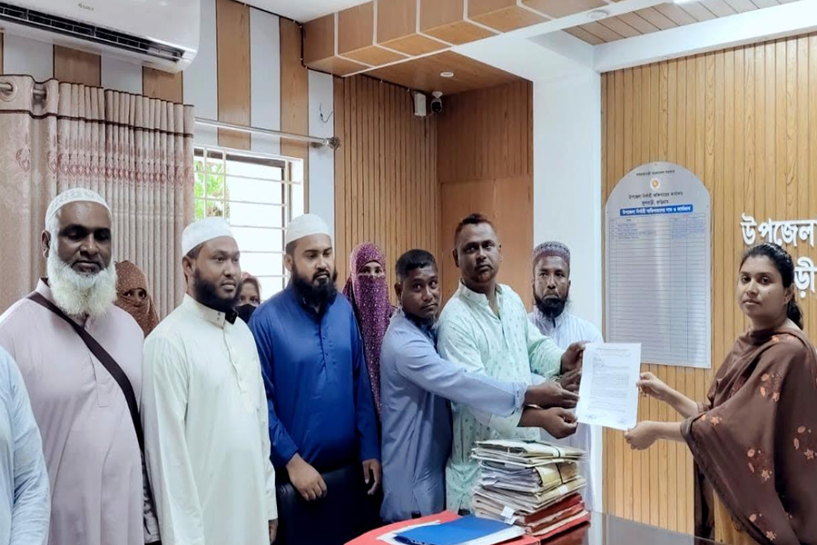 ফুলবাড়ীতে মউশিক শিক্ষক কল্যাণ পরিষদের স্মারকলিপি প্রদান