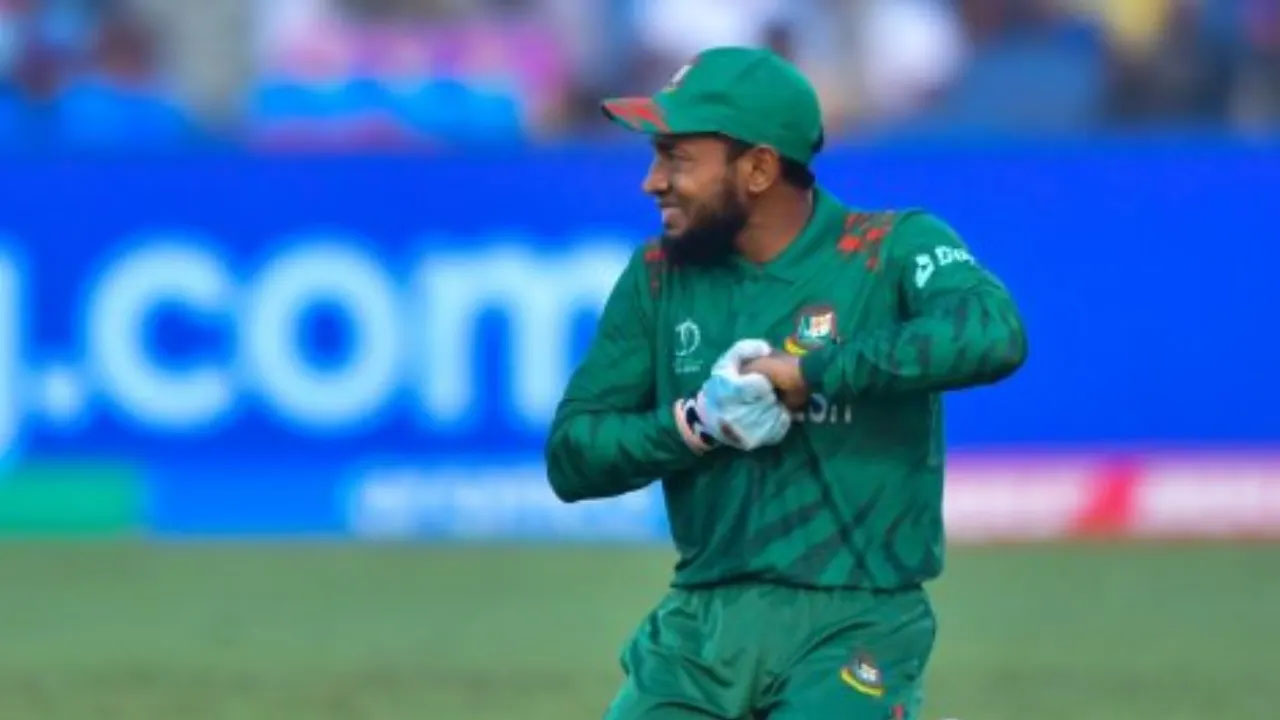 মুশফিকের আঙুলে চোট, দ্বিতীয় ম্যাচে অনিশ্চিত