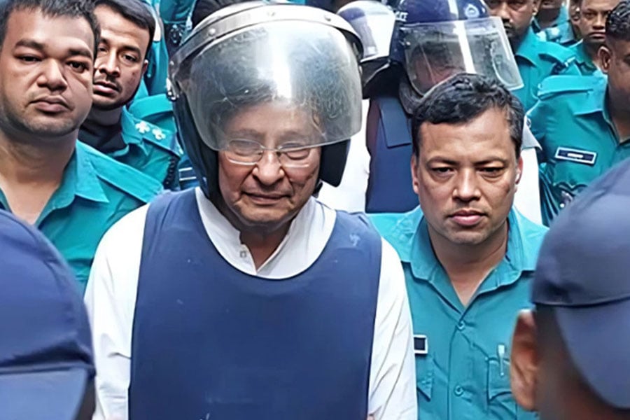 কাঠগড়ায় দাঁড়িয়ে ইনুর হুমকি, ‘কি করতেছে সব খাতায় সংরক্ষণ করে রাখছি’
