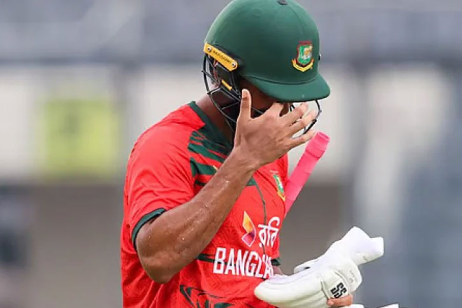 বৃষ্টিবিঘ্নিত ম্যাচে ১০২ রানেই অলআউট বাংলাদেশ