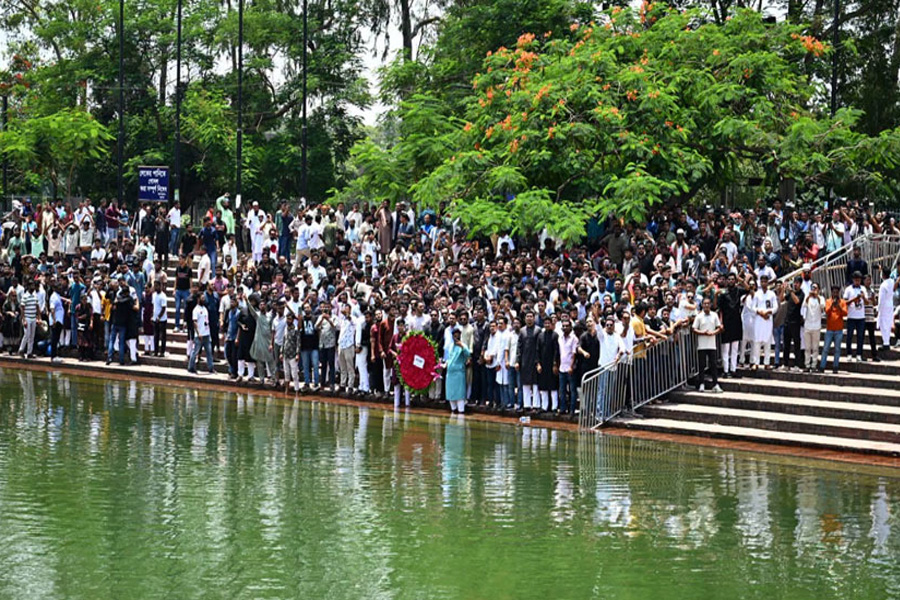 জিয়া উদ্যানে বিএনপির নেতাকর্মীদের ঢল