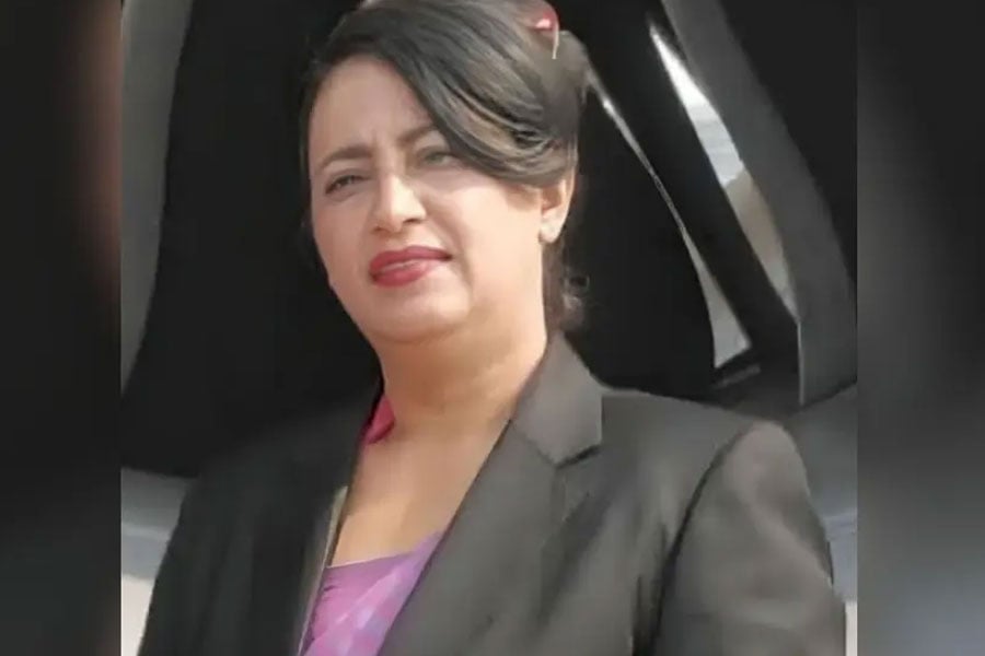 বিমানে ডিজিএম পদে অতিরিক্ত দায়িত্ব দেওয়ার কয়েক ঘণ্টার মধ্যেই প্রত্যাহার