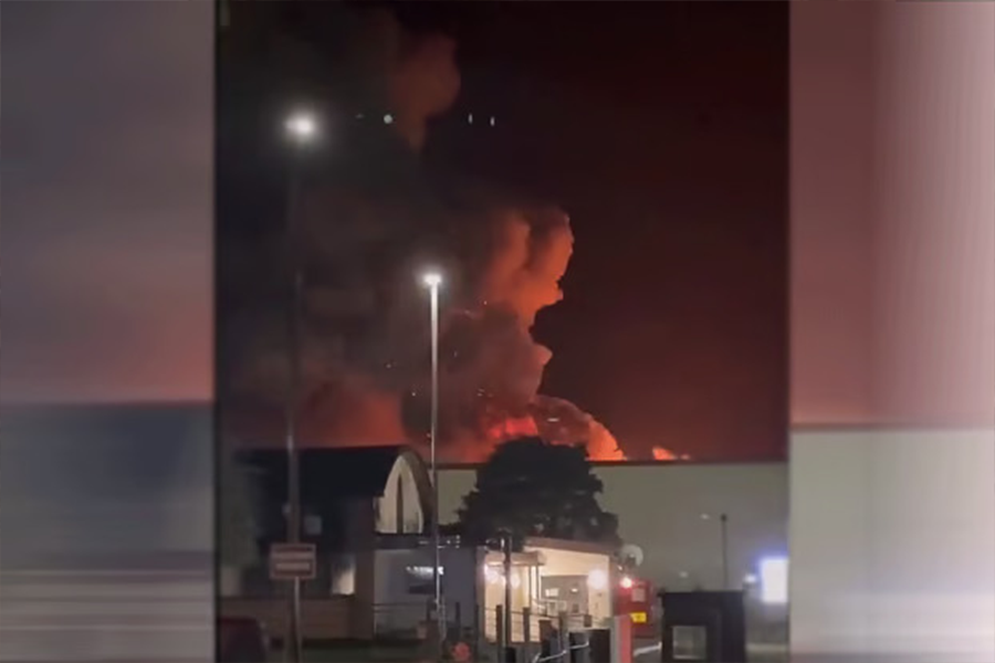 ইরান যুদ্ধে ব্যবহৃত ফেয়ারফোর্ড ঘাঁটিতে অগ্নিকাণ্ড, তোলপাড় যুক্তরাজ্যে