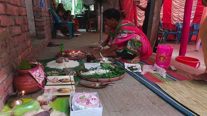কুষ্টিয়ায় অস্ত্রের মুখে জিম্মি করে বিয়ে বাড়িতে ডাকাতি