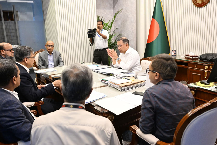 লবণ চাষিদের জীবনমান উন্নয়নে প্রধানমন্ত্রীর বৈঠক