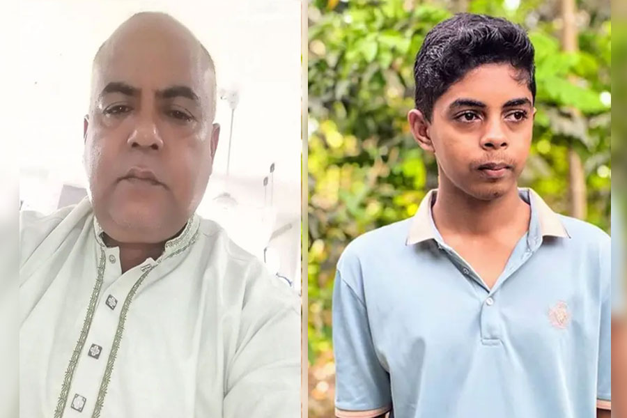 ফেনীতে সড়কে ঝরল বাবা-ছেলের প্রাণ