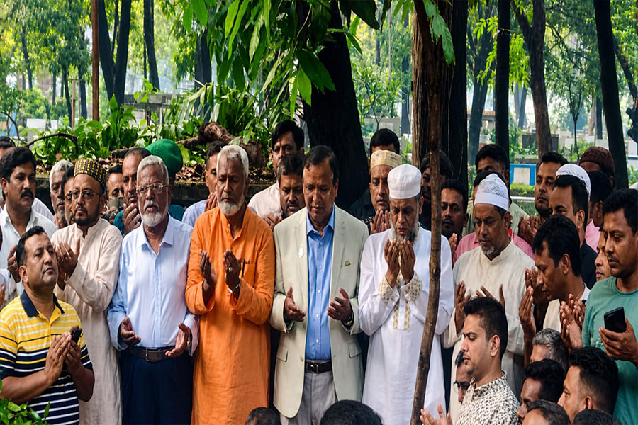 নাসির উদ্দীন আহমেদ পিন্টুর কবর জিয়ারত করলেন আবদুস সালাম