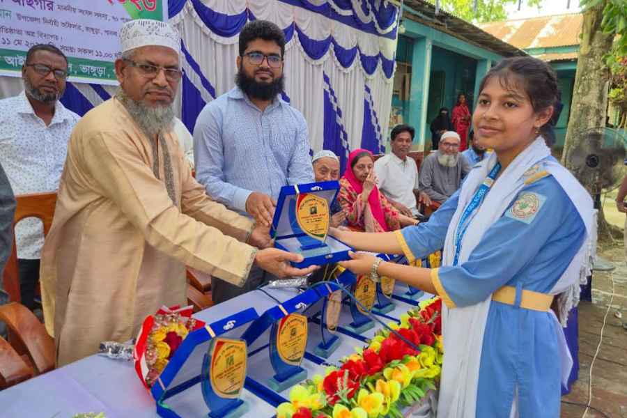 ভাঙ্গুড়ায় কৃতি শিক্ষার্থীদের সংবর্ধনা প্রদান