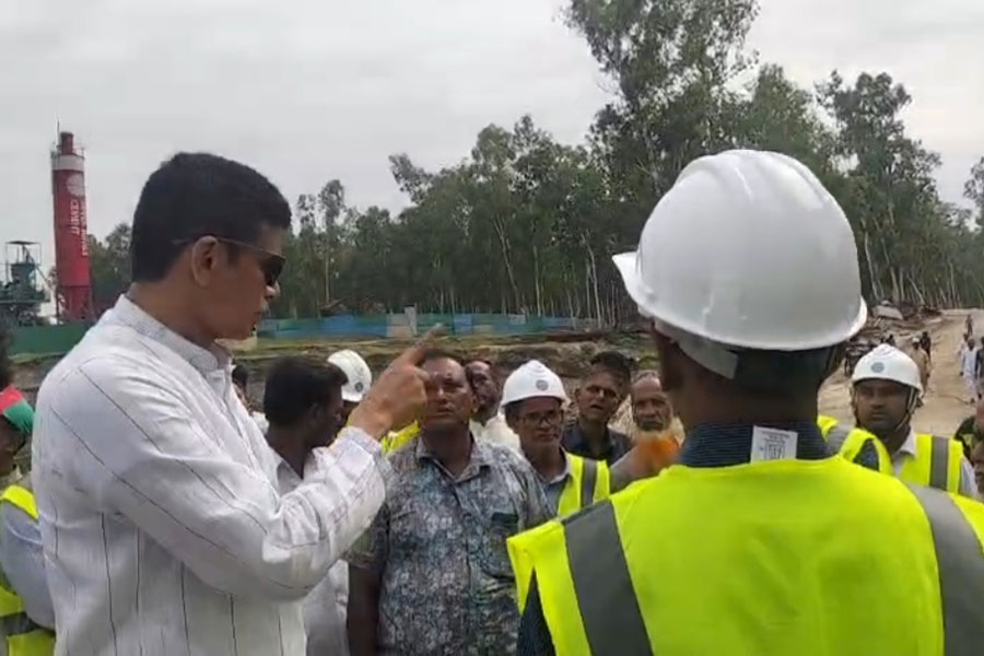 অনিয়ম করলে জেল নিশ্চিত, ঠিকাদারদের কঠোর বার্তা দিলেন প্রতিমন্ত্রী