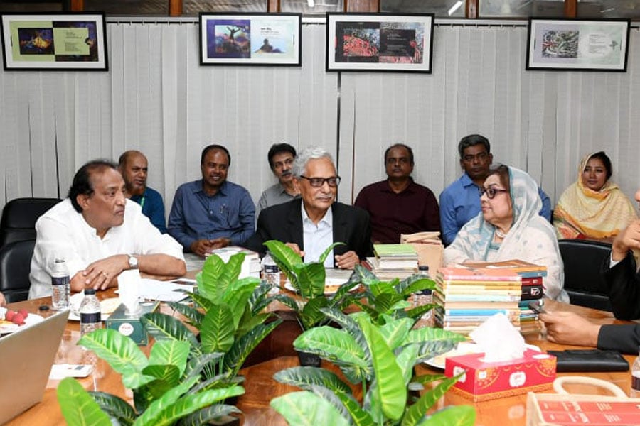 নজরুলের সাহিত্য বিশ্বে ছড়িয়ে দিতে কমিটি গঠনের নির্দেশ: সংস্কৃতিমন্ত্রী