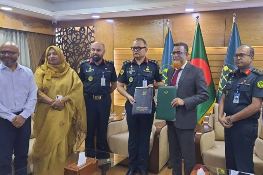 কারাগারে বন্দিদের জন্য চালু হচ্ছে ক্যাশলেস সুবিধা