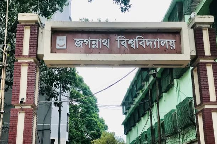 জবির বাসে নবীনদের হেনস্তা করলে কঠোর শাস্তির নির্দেশ
