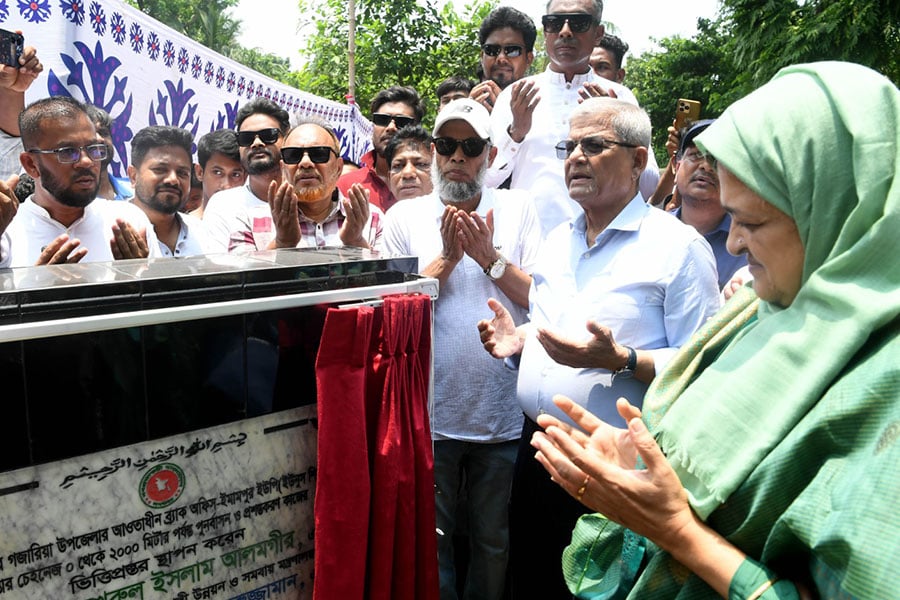 মুন্সীগঞ্জের উন্নয়নে একাধিক কর্মসূচিতে স্থানীয় সরকার মন্ত্রী