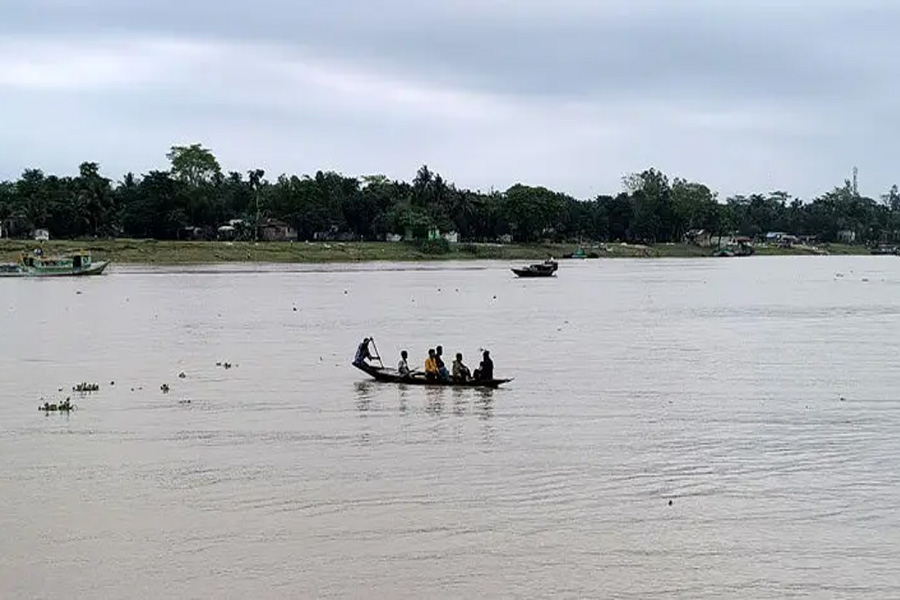 সুনামগঞ্জে আকস্মিক বন্যার ঝুঁকি নিরসনে কন্ট্রোল রুম চালু