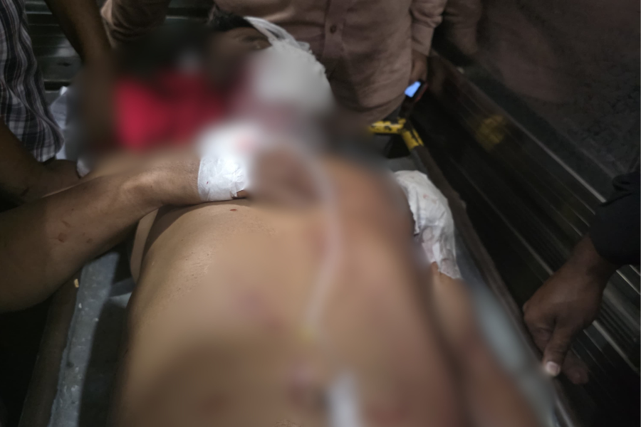 মোহাম্মদপুরে বিএনপি নেতাকে প্রকাশ্যে কুপিয়ে জখম