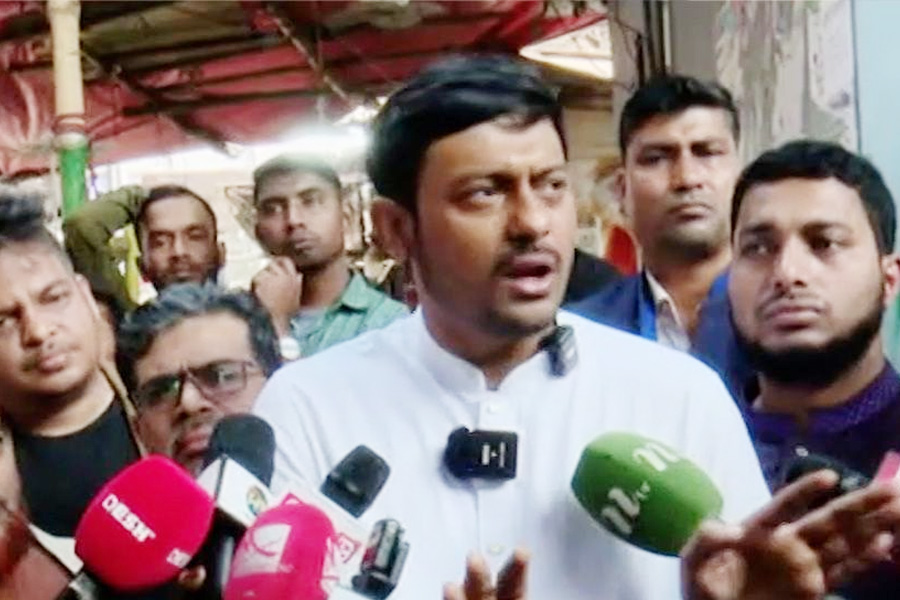 সকালবেলা উঠে আল্লাহর নাম নিয়েই চাঁদাবাজি শুরু করেন