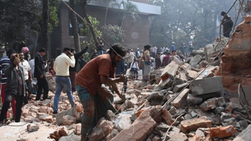 এখনও ৩২ নম্বরে ভিড় করছে উৎসুক জনতা