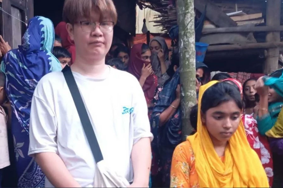 প্রেমের টানে পিরোজপুরে চীনা যুবক