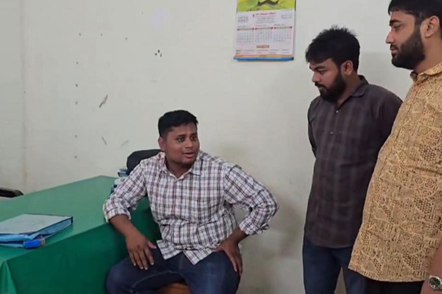 এমপি হাসনাত গিয়ে দেখলেন ৫ চিকিৎসক অনুপস্থিত