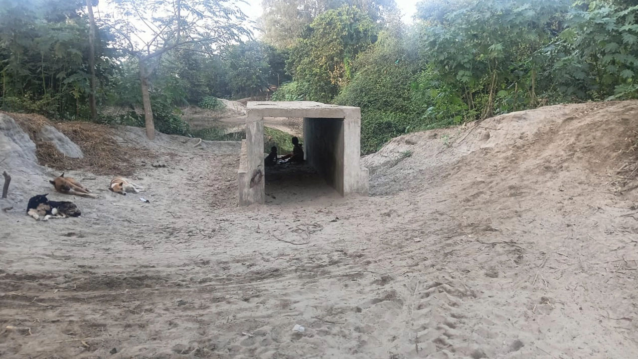 ভোগান্তিতে চরাঞ্চলের দুই হাজার মানুষ