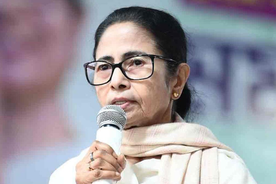 আমাকে থামাতে চাইলে মেরে ফেলতে হবে: মমতা