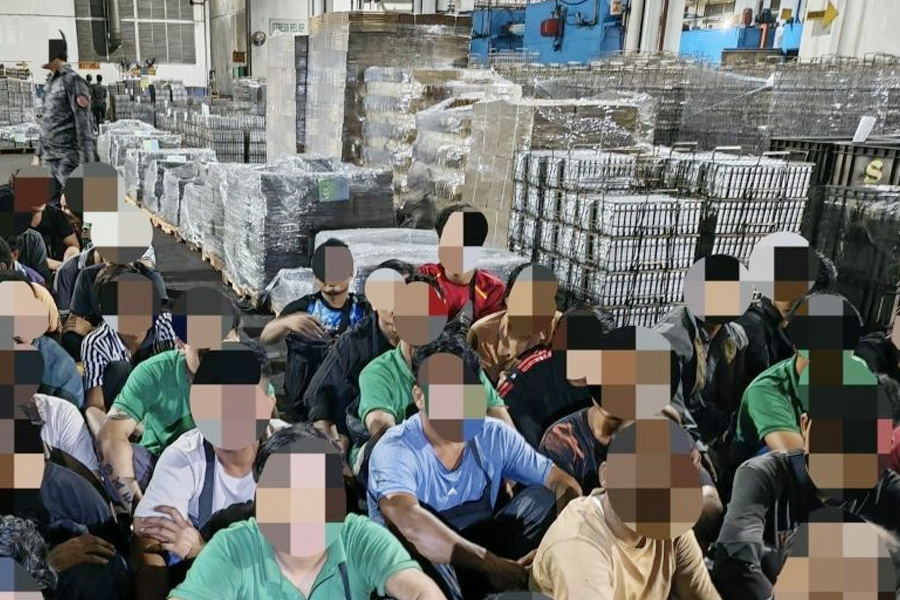 মালয়েশিয়ায় সাঁড়াশি অভিযানে ৭২ বাংলাদেশিসহ আটক ৪০২