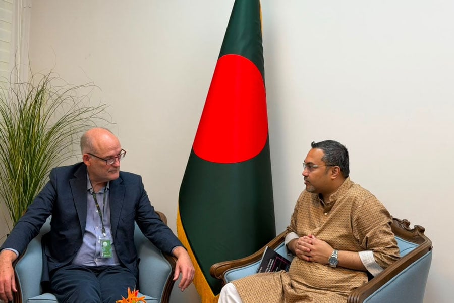 মাহাদী আমিনের সঙ্গে কেমব্রিজ ইউনিভার্সিটির রড স্মিথের বৈঠক