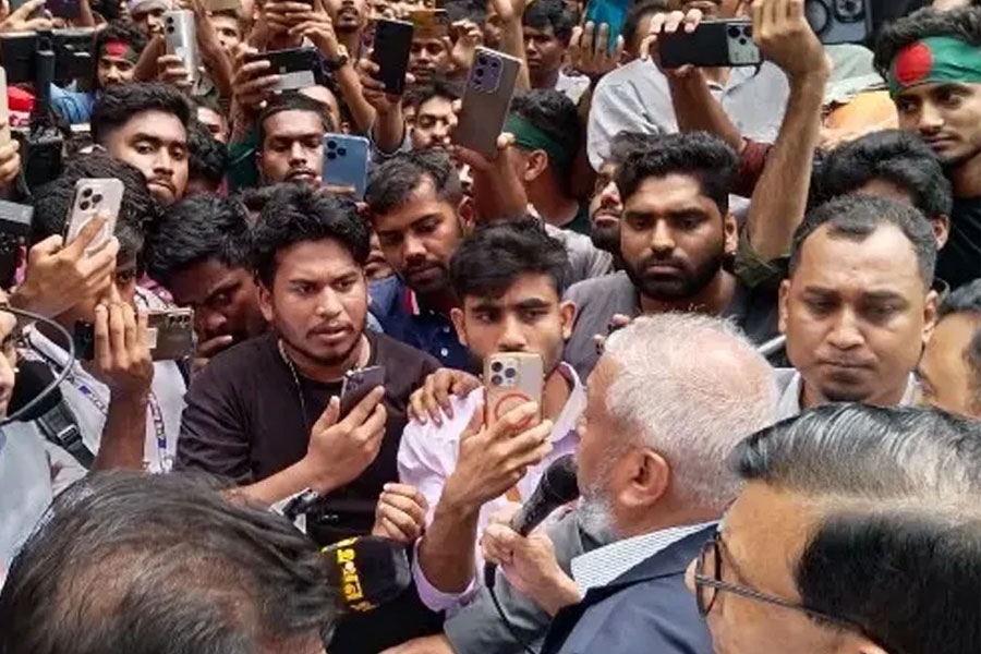 দক্ষিণ কোরিয়া গমনেচ্ছুদের বিক্ষোভ, প্রয়োজনীয় পদক্ষেপ নেওয়ার আশ্বাস মন্ত্রীর