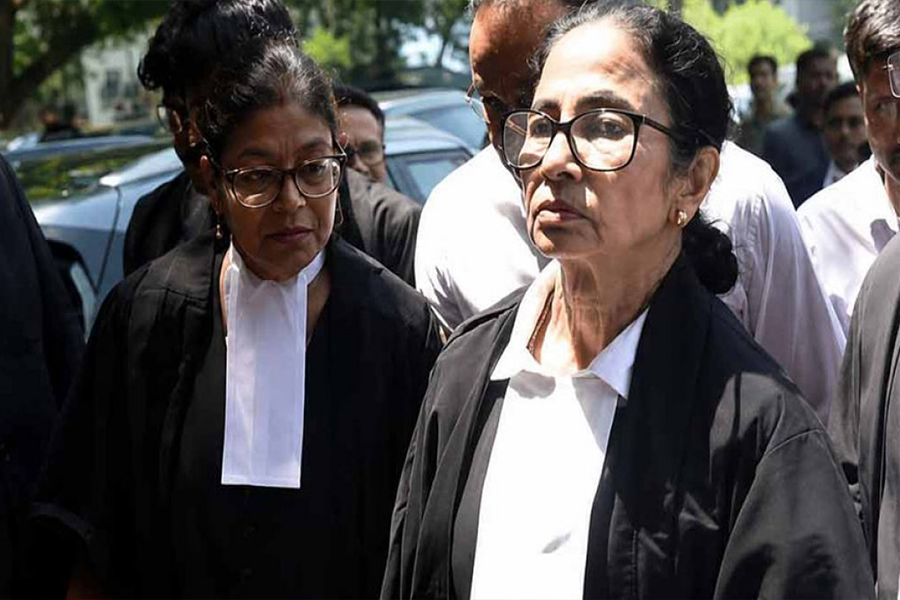 মমতার আইনজীবী পরিচয় নিয়ে বার কাউন্সিলের অনুসন্ধান