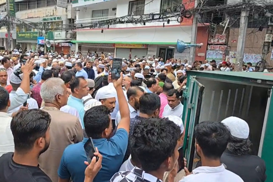 নয়াপল্টনে মিজানুর রহমান সিনহার জানাজা অনুষ্ঠিত