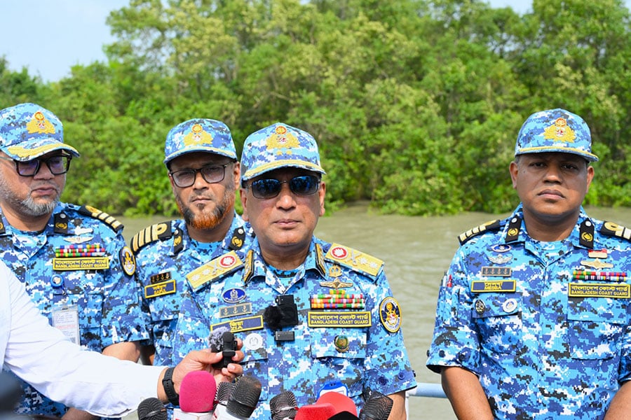 সুন্দরবনে দস্যু দমনে কঠোর অবস্থানে কোস্ট গার্ড