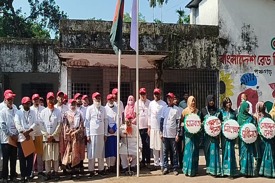পঞ্চগড়ে আন্তর্জাতিক রেডক্রিসেন্ট দিবস পালন