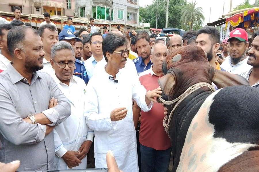 পশু পালন প্রান্তিক খামারিদের বছরের বড় আয়ের উৎস : মৎস্য ও প্রাণিসম্পদ এবং কৃষি মন্ত্রী