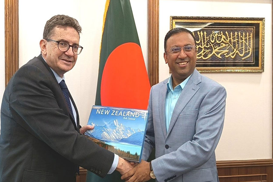 প্রধানমন্ত্রীর পররাষ্ট্র উপদেষ্টার সঙ্গে নিউজিল্যান্ডের হাইকমিশনারের সাক্ষাৎ