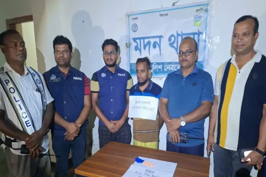 নেত্রকোনায় ইয়াবাসহ মাদক সম্রাট গ্রেপ্তার