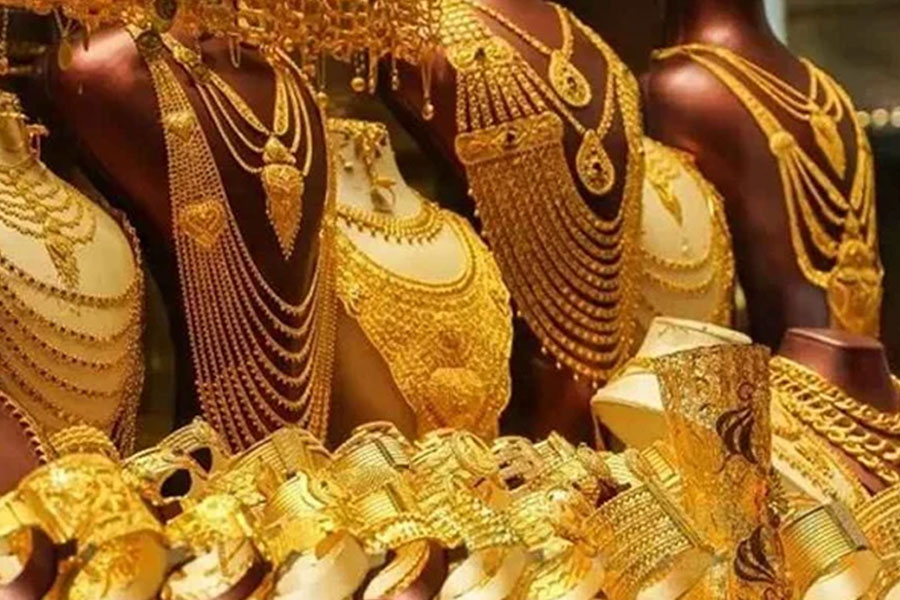 দেশে স্বর্ণের দামে ফের পতন