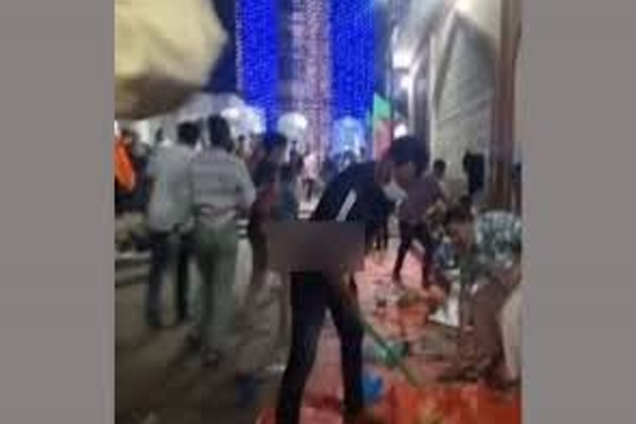 রাজধানীর মিরপুর শাহ আলী মাজারে হামলা