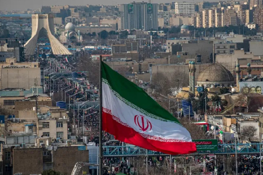 নিজেদের পণ্য রপ্তানিতে নিষেধাজ্ঞা দিল ইরান