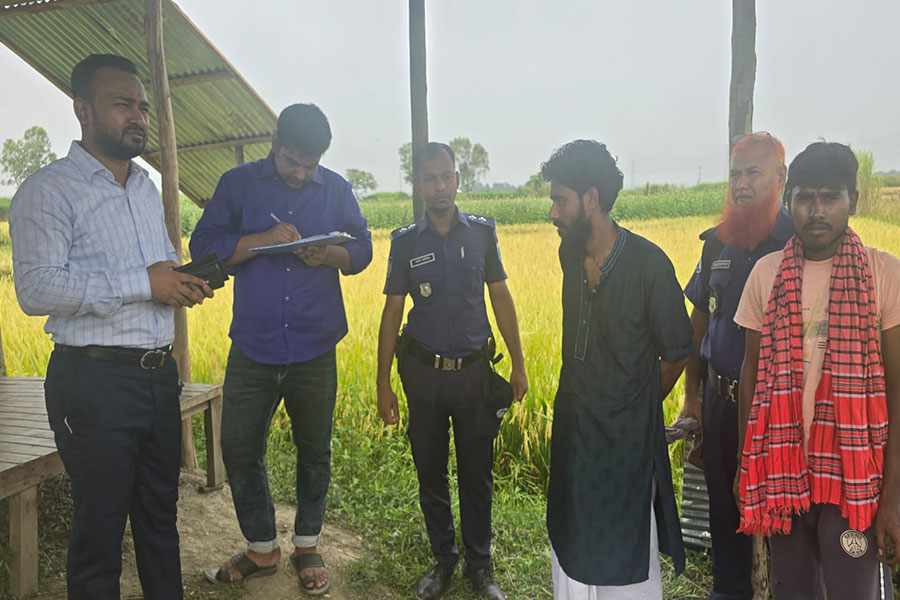 অবৈধ মাটি কাটার অভিযোগে যুবককে ৫০ হাজার টাকা জরিমানা