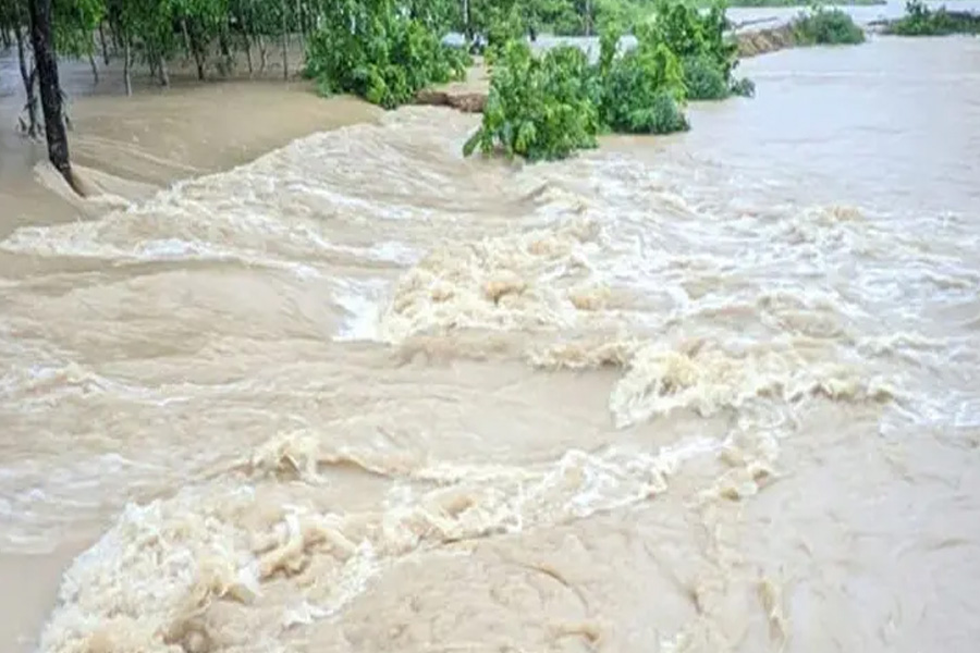 পাহাড়ি ঢলে নিম্নাঞ্চল প্লাবিত