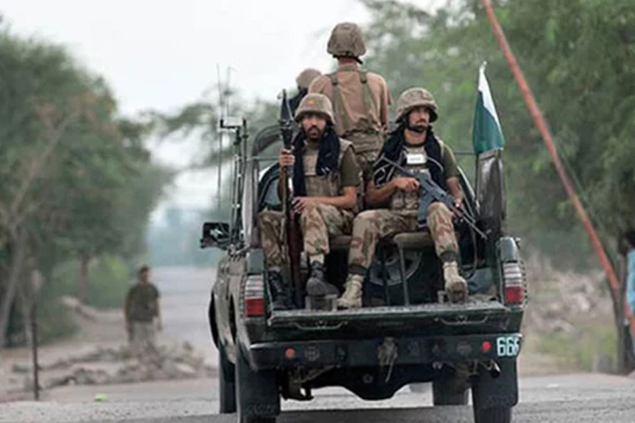 পাকিস্তান-আফগান সীমান্তে আত্মঘাতী হামলা, নিহত ৭ সেনা