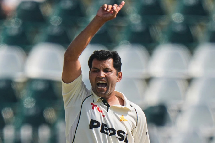 অভিষেকেই ৫ উইকেট, ৯২ বছরের রেকর্ড ভাঙলেন ‘বুড়ো’ আফ্রিদি