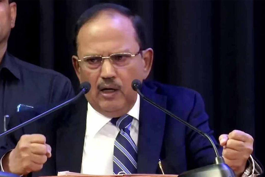 দুর্বল শাসন ব্যবস্থাই বাংলাদেশে সরকার পরিবর্তনের কারণ: অজিত দোভাল