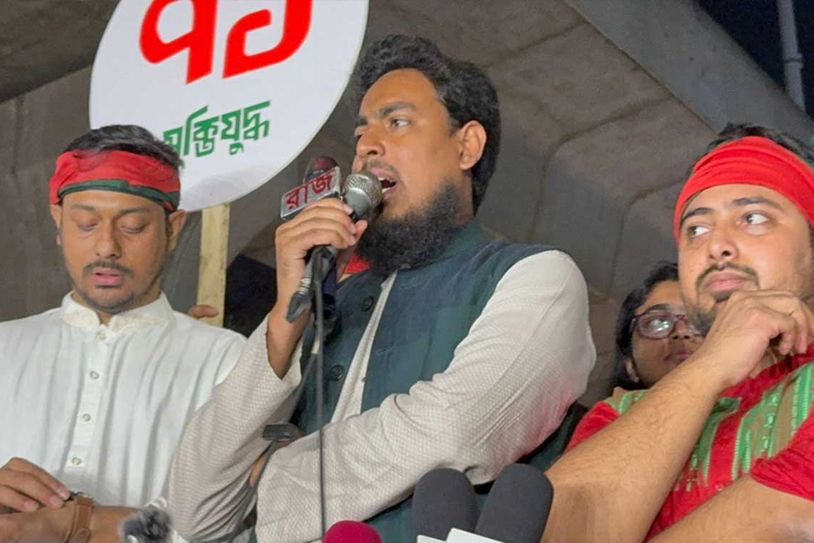 হাদির গুলিবিদ্ধ হওয়া বিচ্ছিন্ন নয়, বিচার চাই: আখতার