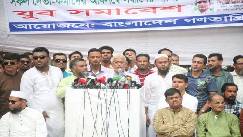 সরকারের কথা উল্টো করে লিখলেও একই হয়: আলাল