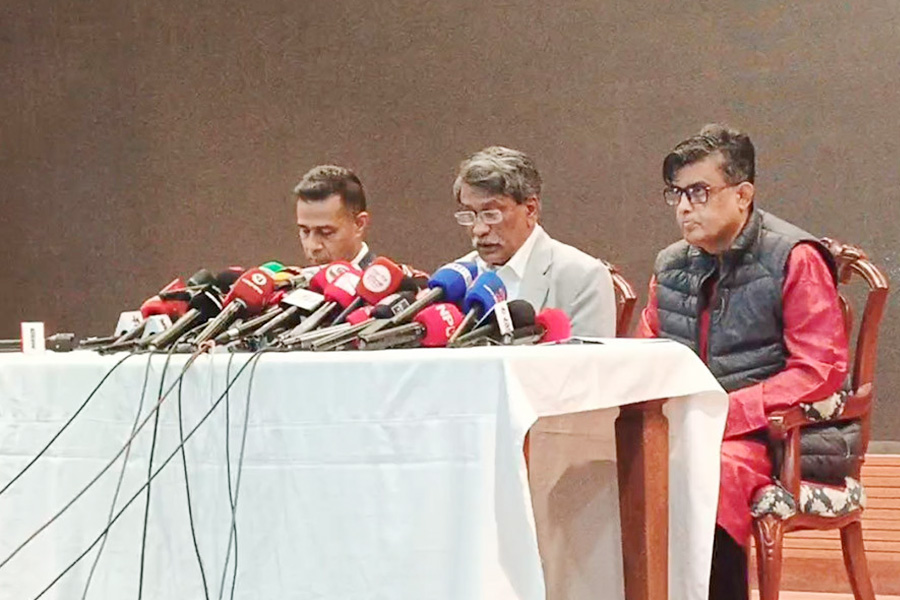 দেশের মানুষ আর পুরনো ব্যবস্থায় ফিরতে চান না : আলী রীয়াজ