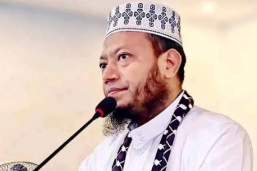 ৫০ কোটি টাকা ঘুষ প্রস্তাবকারীকে? জানাতে আমির হামজাকে নোটিশ