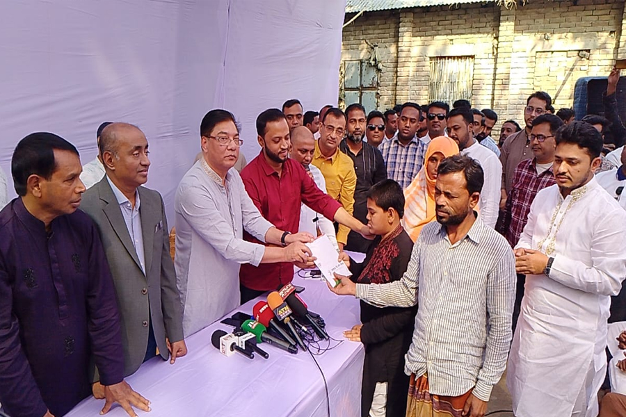 প্রতিবন্ধী নাজনীনের চিকিৎসায় পাশে দাঁড়ালেন তারেক রহমান