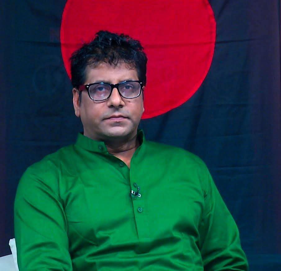 সাংবাদিক আনিস আলমগীরকে সন্ত্রাস বিরোধী আইনে গ্রেপ্তার দেখাল পুলিশ